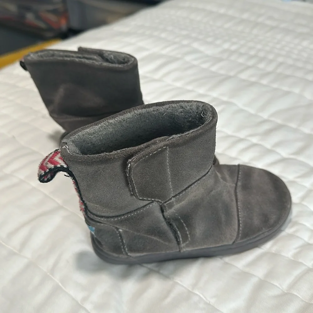 Tom’s Grey Suede Toddler Winter Boots Size 9T